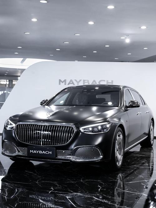 成都23岚图汽车的售后服务让用户无忧出行，迈巴赫未来的豪华车趋势